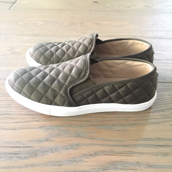 Steve Madden Quilted Slip-on sneakers - Picture 4 of 5